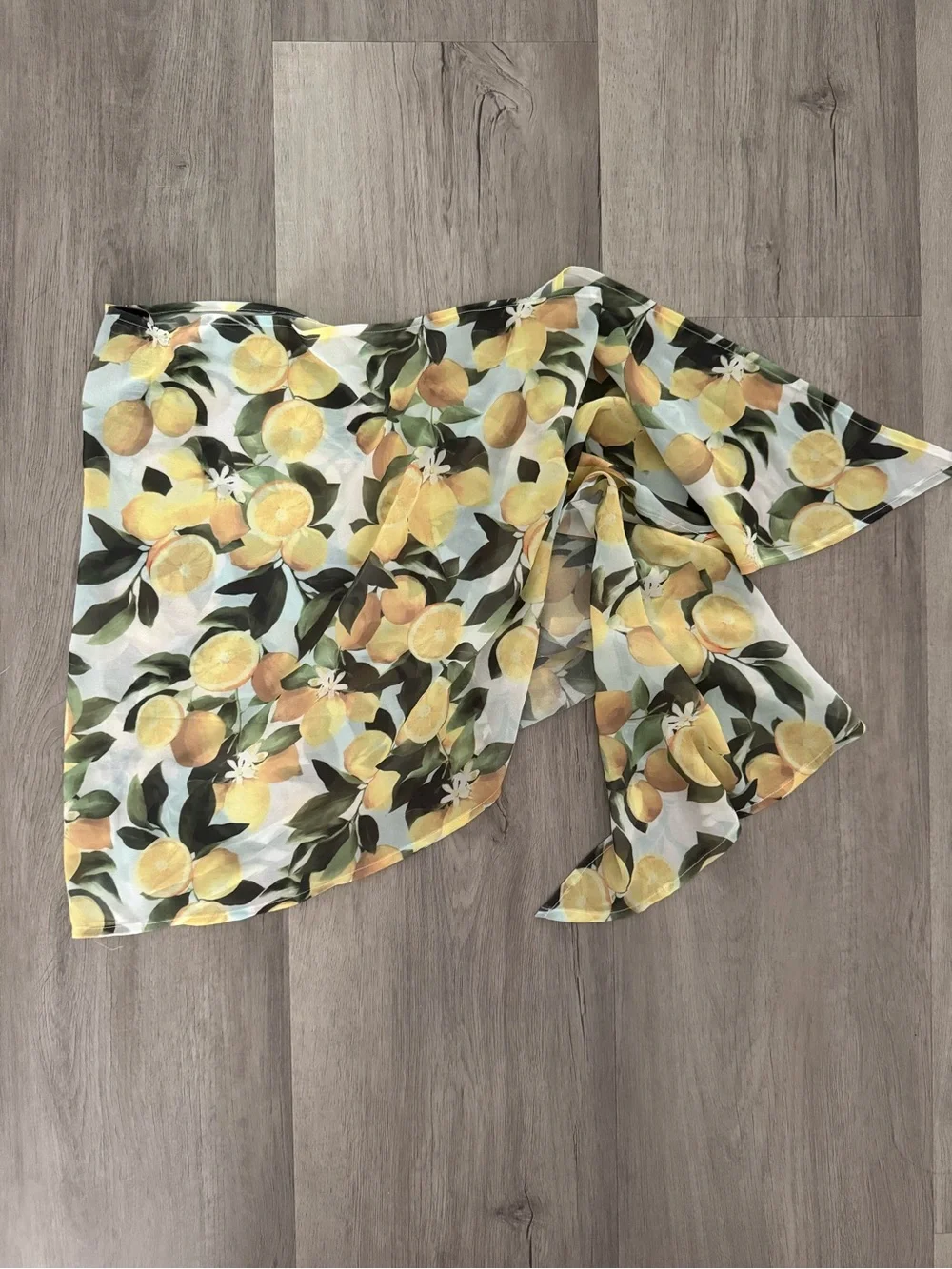 ❤️ Beach Riot Lemon Print Swim Sarong Set in Yellow, White, and Green